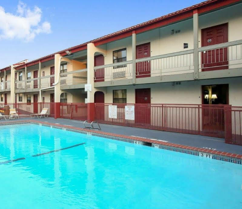 Red Roof Inn North Dallas - Park Central Exterior foto